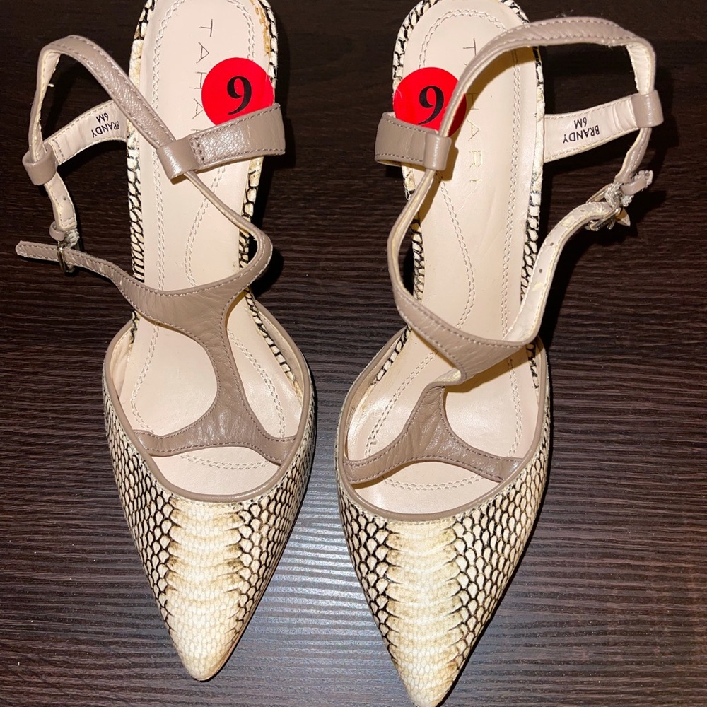 Tahari Beautiful Snake Print Heels Size 9